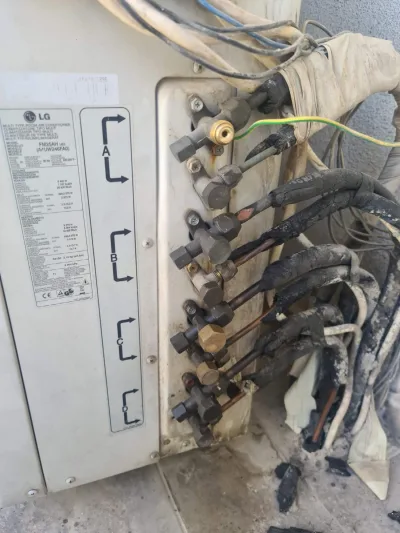Dış ünite servis vanaları ve bakır hat bağlantıları